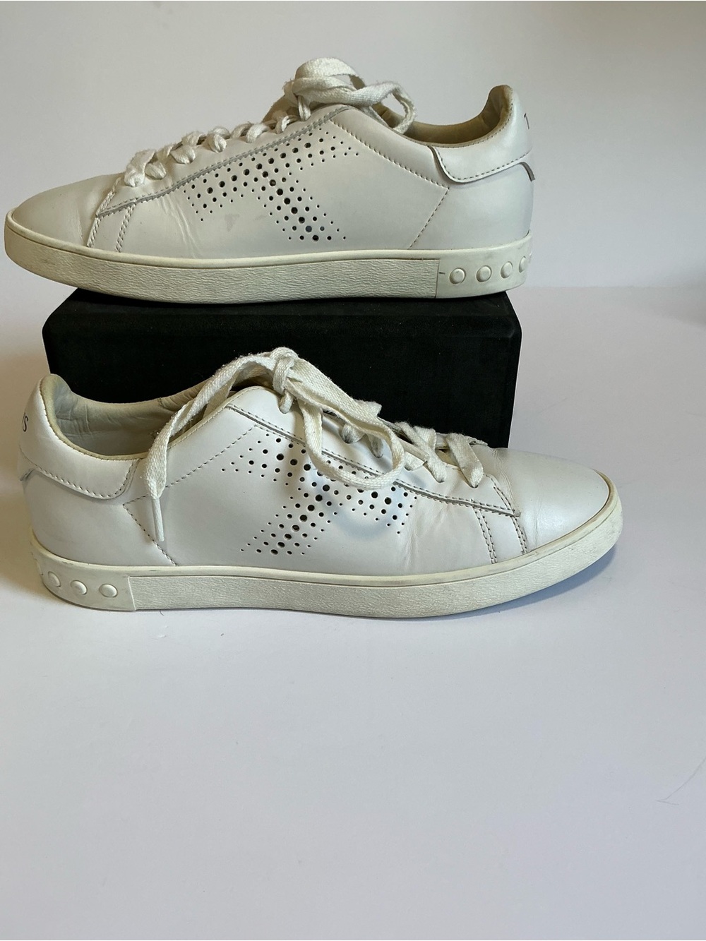 Tod's Cream Leather Low-Top Perforated Sneakers